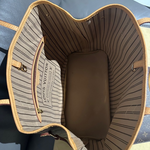 Louis Vuitton Neverfull MM - Picture 6 of 16